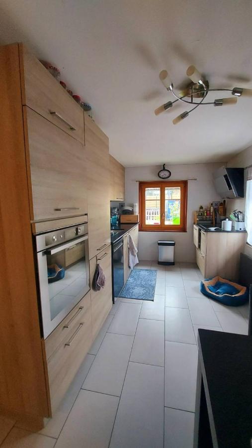 Petite Maison Sur La Colline Du Gibloux: 1Chambre,1 Salon Et Salle De Bain Prives Au Rez De Chausse, Piscine Exterieur Et Bbq , Le Chatelard  ภายนอก รูปภาพ