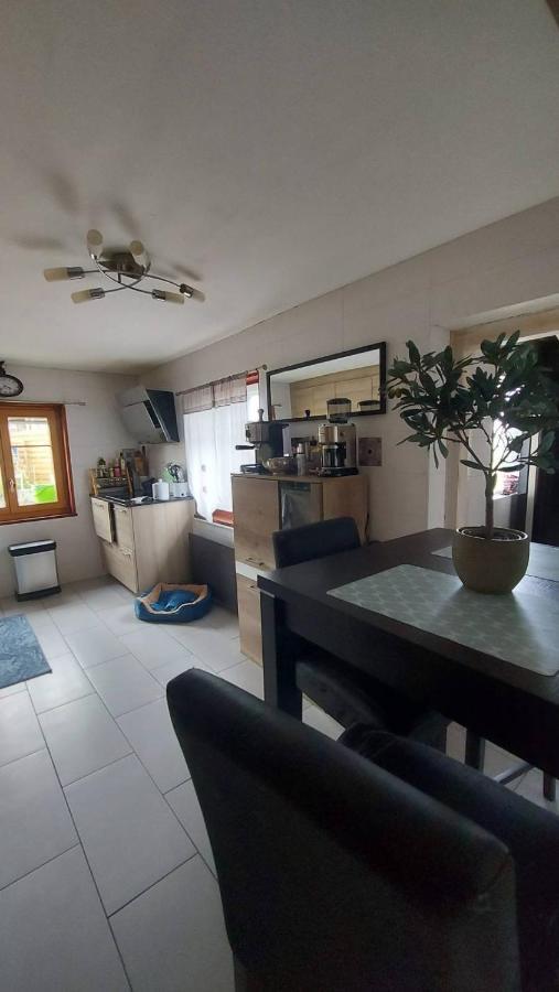 Petite Maison Sur La Colline Du Gibloux: 1Chambre,1 Salon Et Salle De Bain Prives Au Rez De Chausse, Piscine Exterieur Et Bbq , Le Chatelard  ภายนอก รูปภาพ
