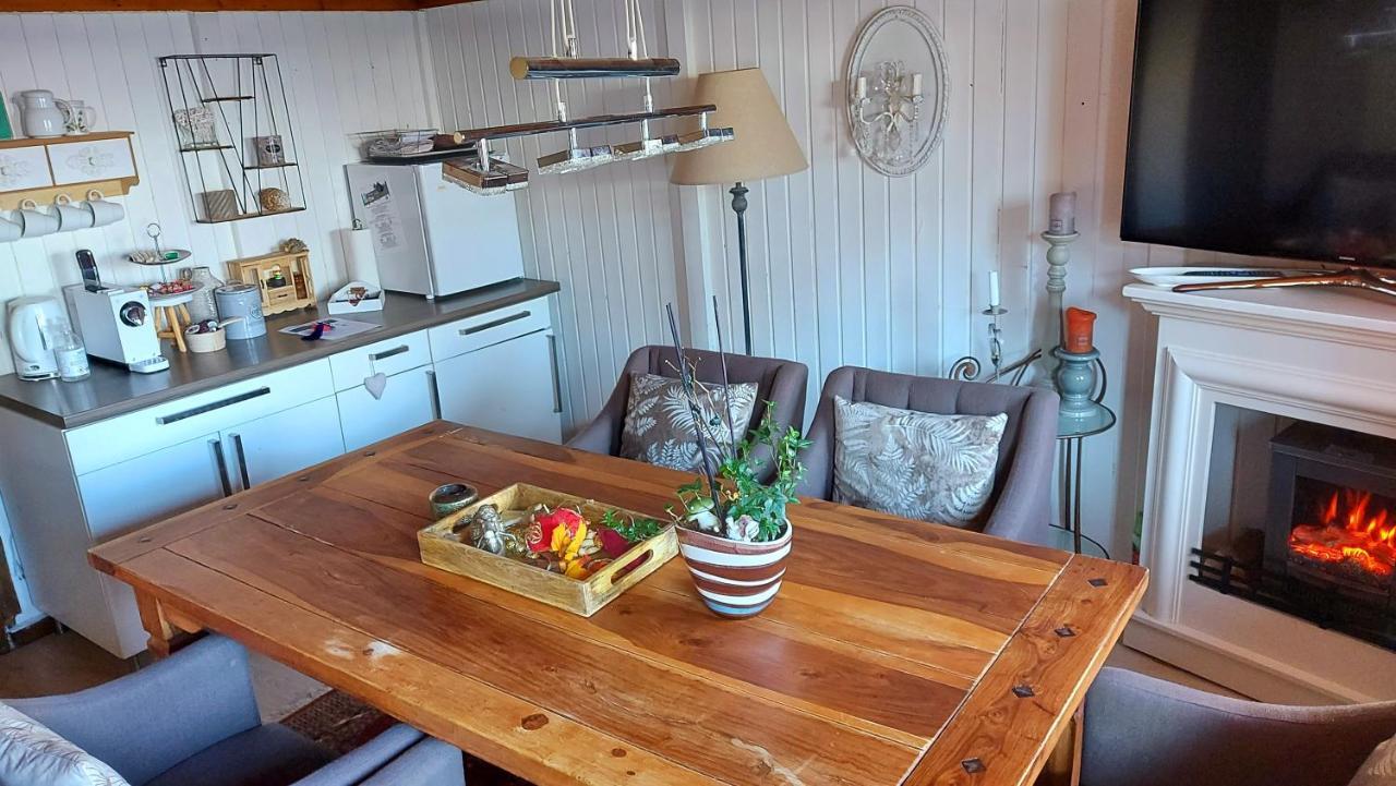 Petite Maison Sur La Colline Du Gibloux: 1Chambre,1 Salon Et Salle De Bain Prives Au Rez De Chausse, Piscine Exterieur Et Bbq , Le Chatelard  ภายนอก รูปภาพ