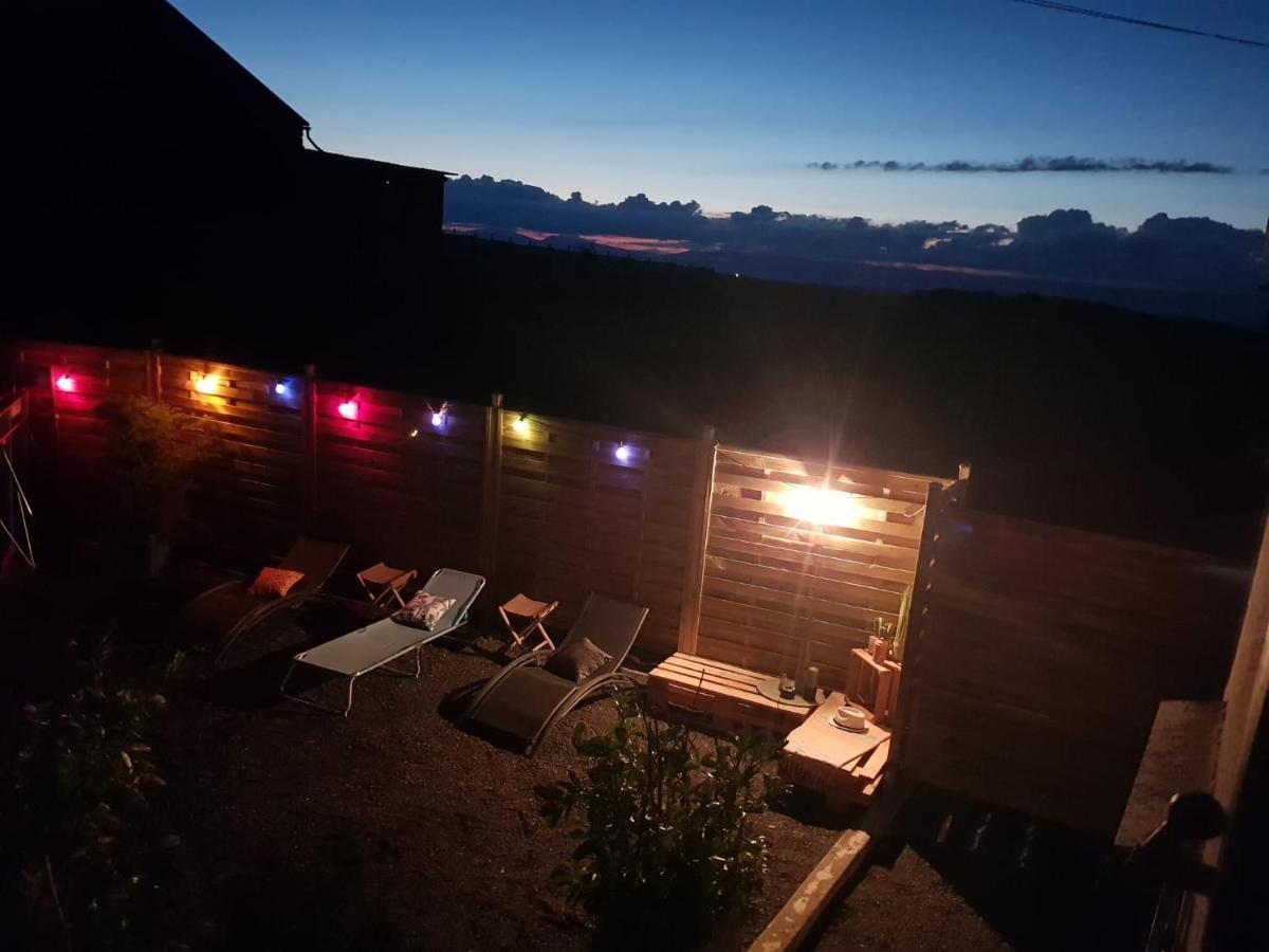 Petite Maison Sur La Colline Du Gibloux: 1Chambre,1 Salon Et Salle De Bain Prives Au Rez De Chausse, Piscine Exterieur Et Bbq , Le Chatelard  ภายนอก รูปภาพ