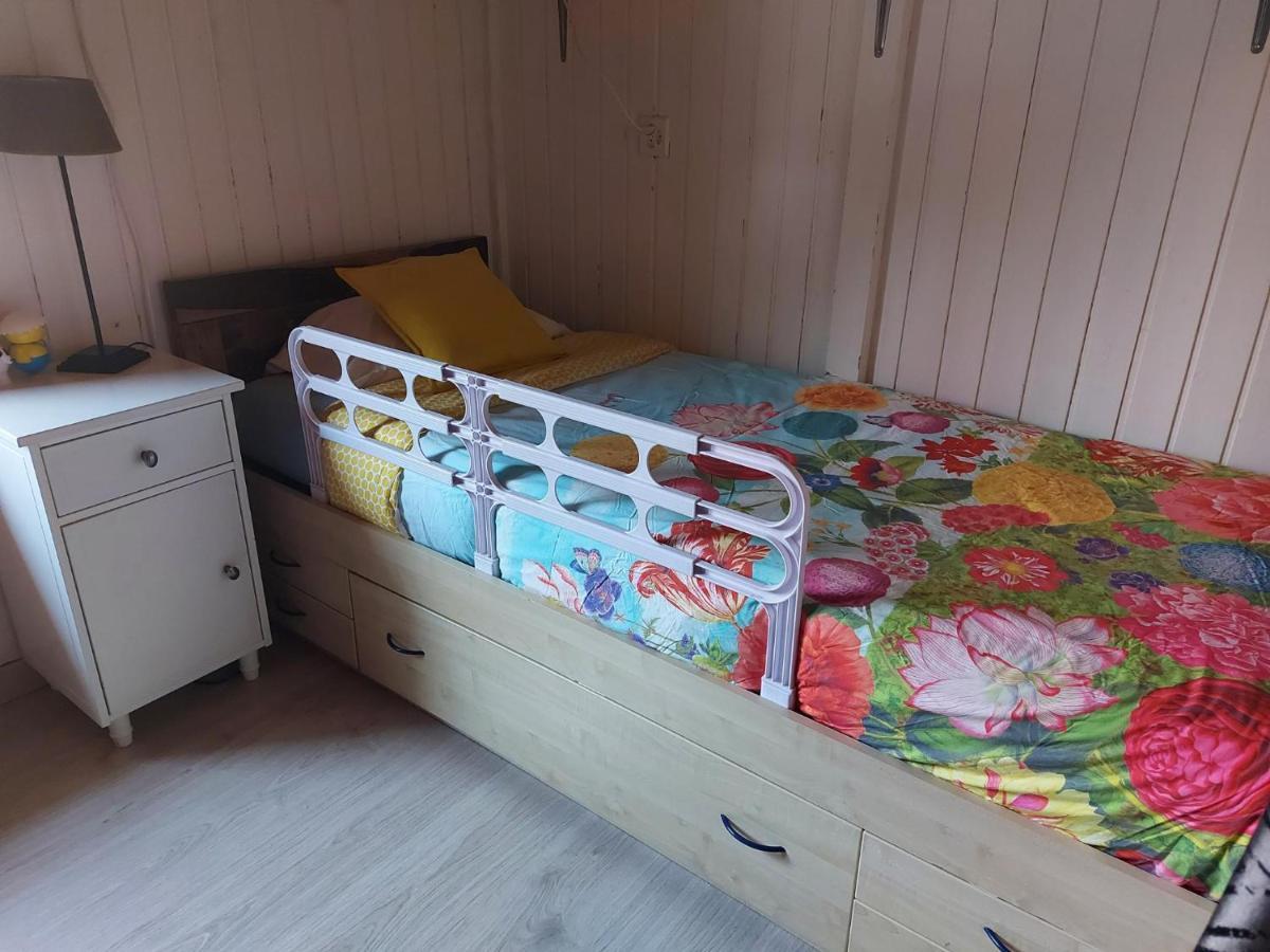 Petite Maison Sur La Colline Du Gibloux: 1Chambre,1 Salon Et Salle De Bain Prives Au Rez De Chausse, Piscine Exterieur Et Bbq , Le Chatelard  ภายนอก รูปภาพ
